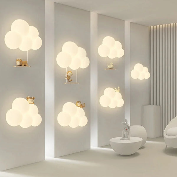 Applique murale nuage avec ourson sur balançoire, lumière chaude