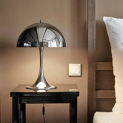 Lampe de Table Champignon Chromée – Design Danois Élégant - Luminaire Paris