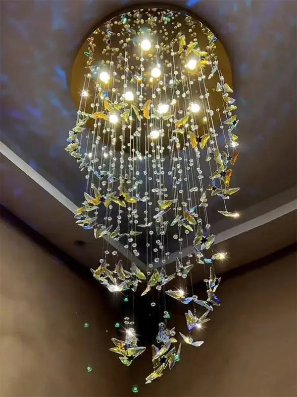 Lustre Papillon en Cristal K9 – Élégance Sculpturale et Luxe Aérien Luminaire Paris