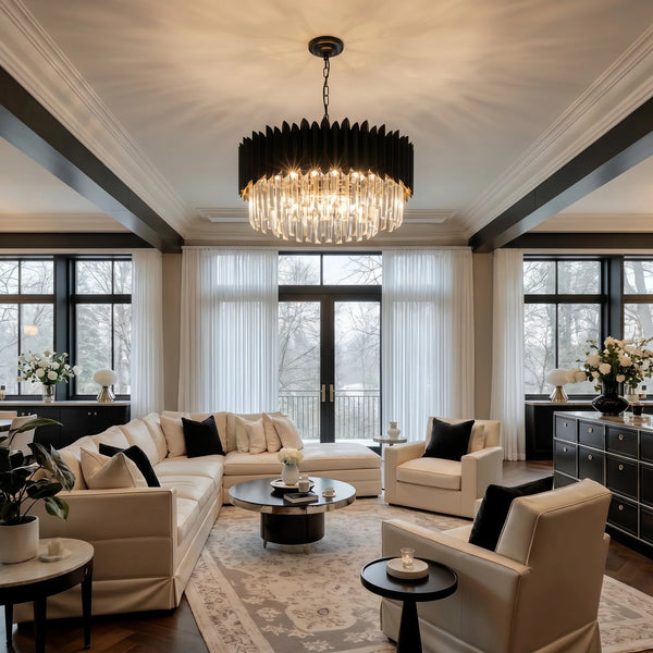 Lustre noir et cristal dans un salon